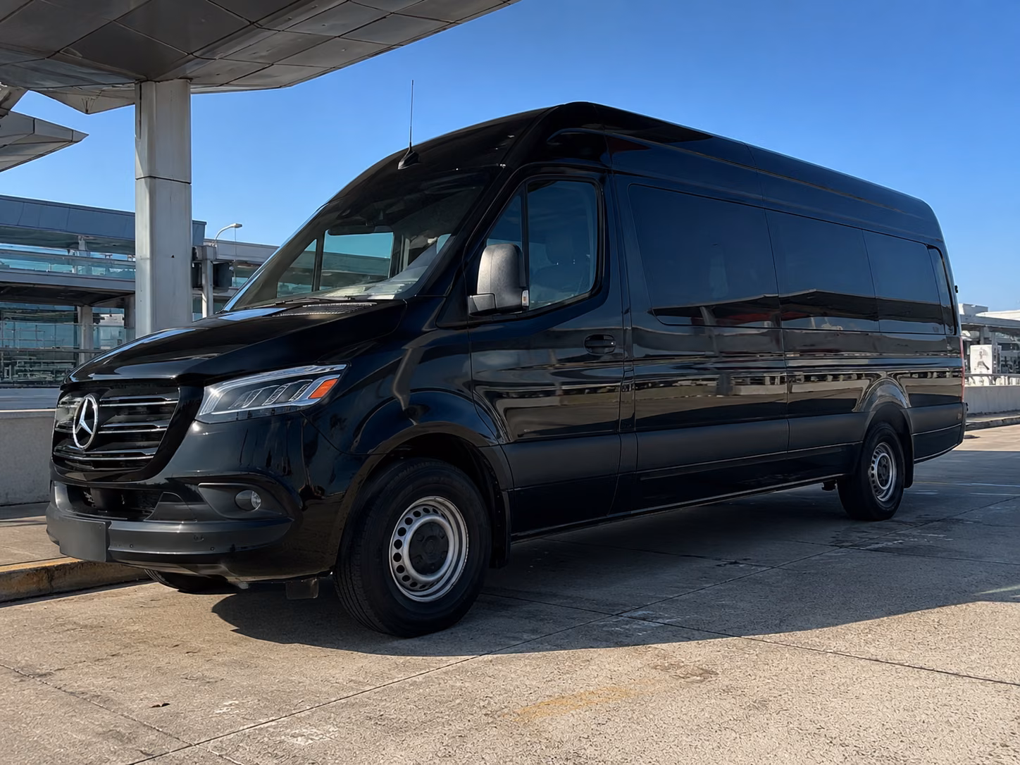 guest shuttles to salut wine and cocktail lounge and wedding venues around topeka
